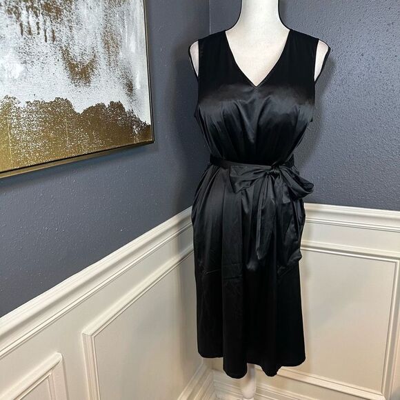 Universal Standard Spencer Slip Tie Dress - Picture 5 of 13